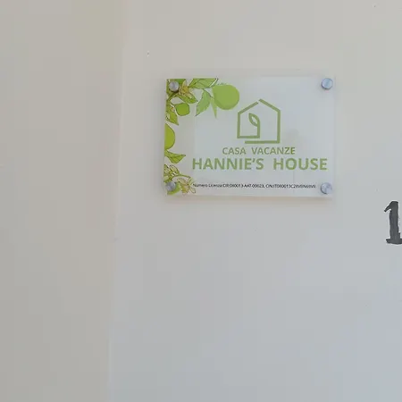 Hannie's House Bova Marina